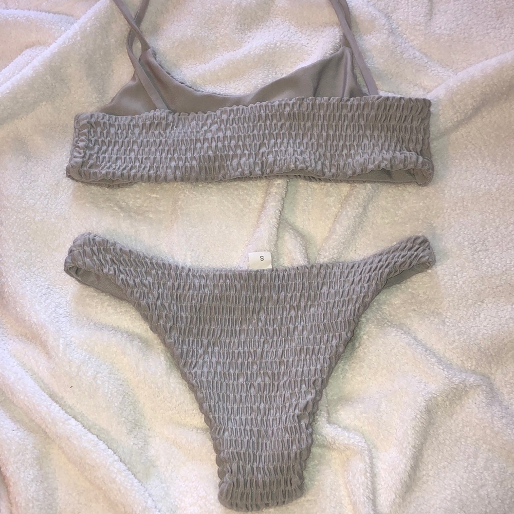 Gray bikini - Picture 2 of 2